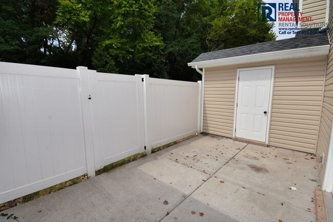 Building Photo - 3547 Nightshade Dr
