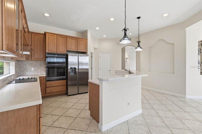 Building Photo - 8310 Tivoli Dr
