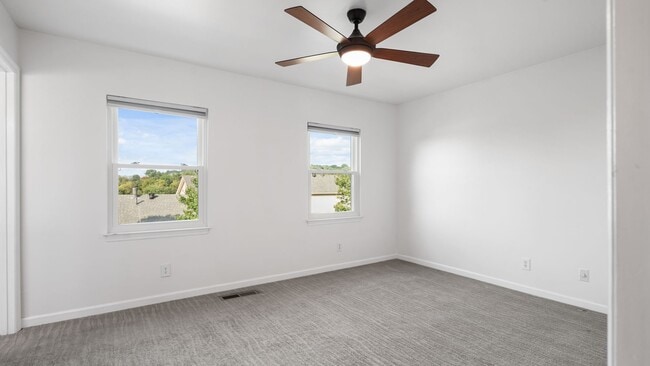 Building Photo - 711 Brentwood Pointe