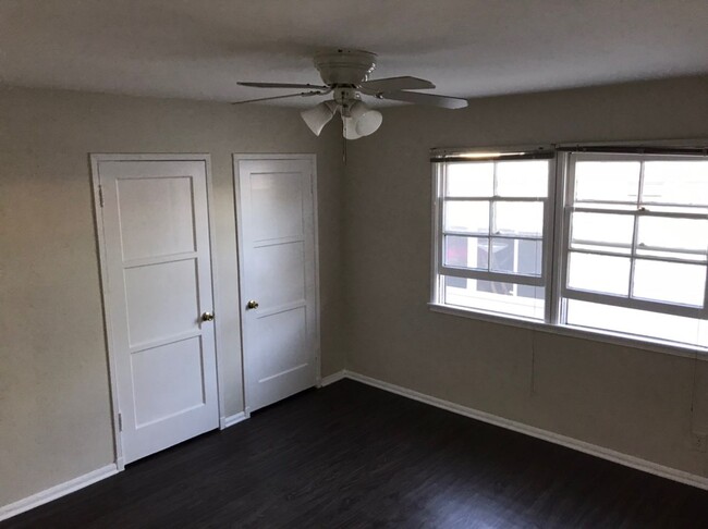 Interior Photo - 611 Levering Ave