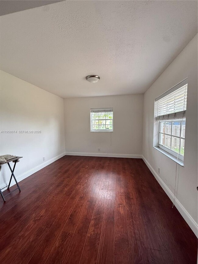 Building Photo - 19253 Carolina Cir