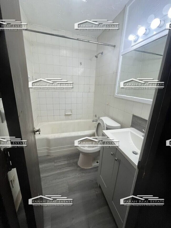 Building Photo - 2/1 Unit- Now Available, Fort Worrth TX!