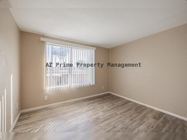 Building Photo - 2411 W Hazelwood St
