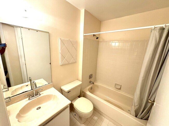 Building Photo - 9485 Boca Cove Cir