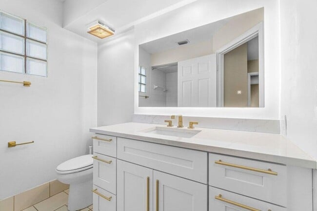 Building Photo - 23458 Torre Cir