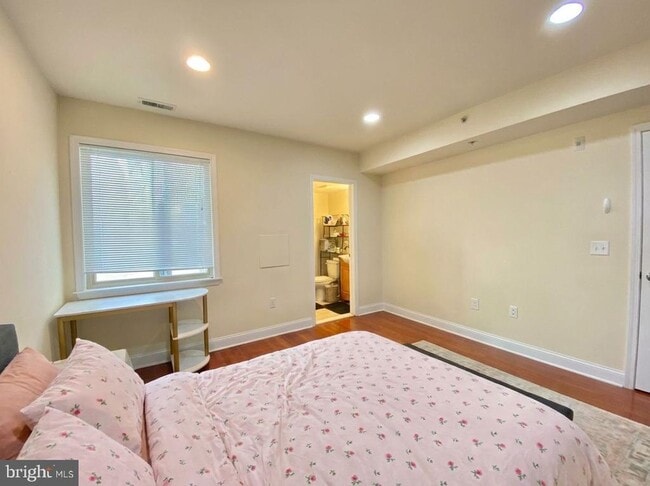 Building Photo - 1417 N 17th St