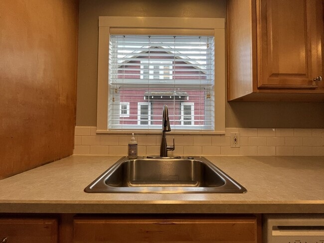 Building Photo - Charming Classic Two-Bedroom Portland Home with Bright Living Spaces, Updated Kitchen & Bonus Bas...