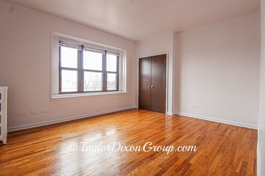 Building Photo - 4033 W Gladys Ave