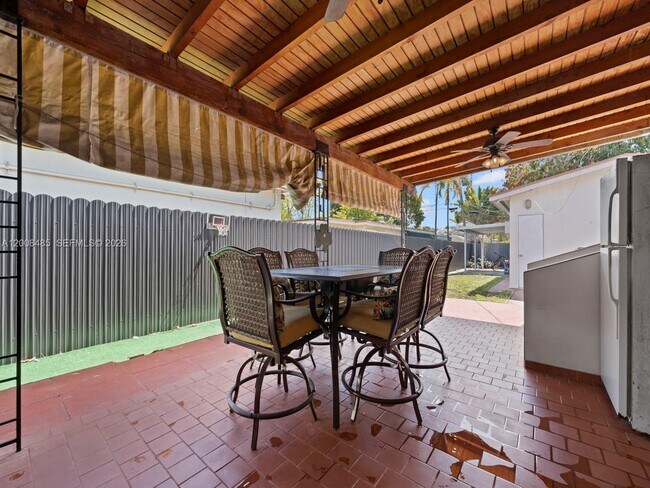 Building Photo - 252 E 36th St