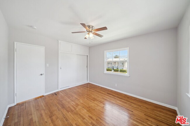 Building Photo - 5301 Vantage Ave