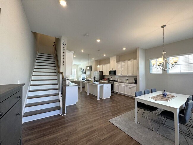 Building Photo - 3311 Park Pointe Cir