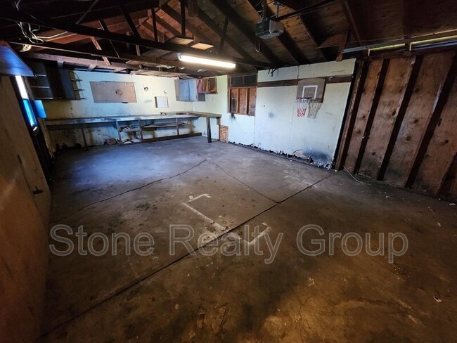 Building Photo - 5367 N 14th St