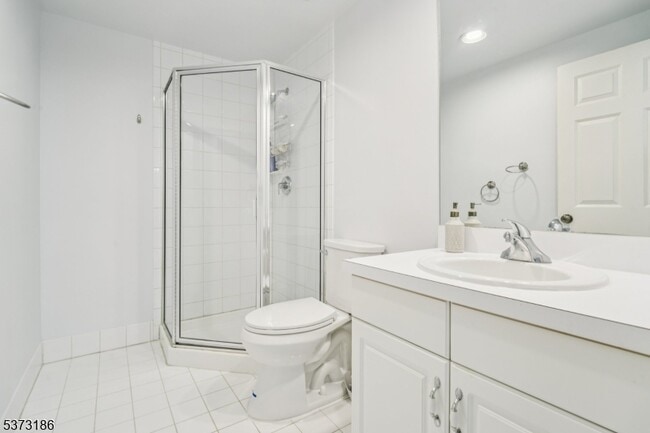 Building Photo - 22 Pebble Beach Dr