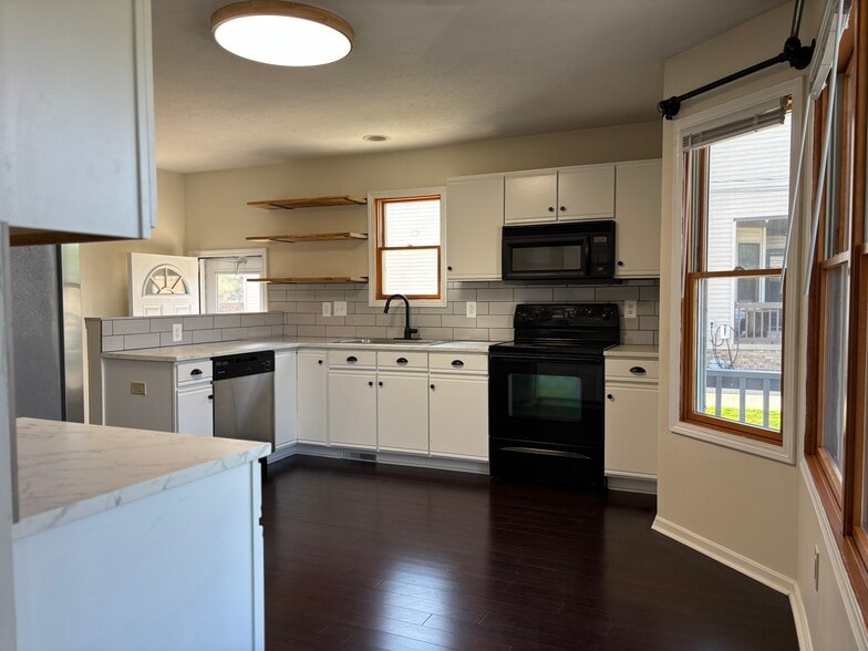 Building Photo - 5449 West 54th Street