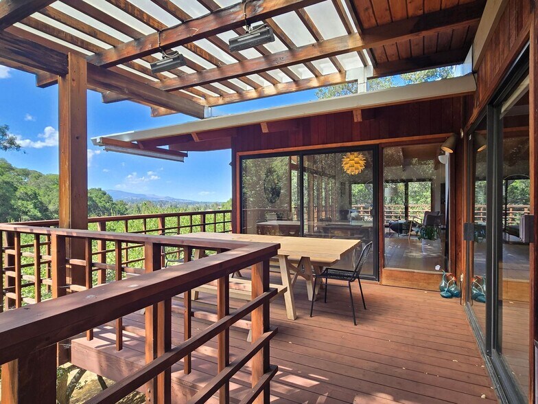 Building Photo - 17089 Crescent Dr