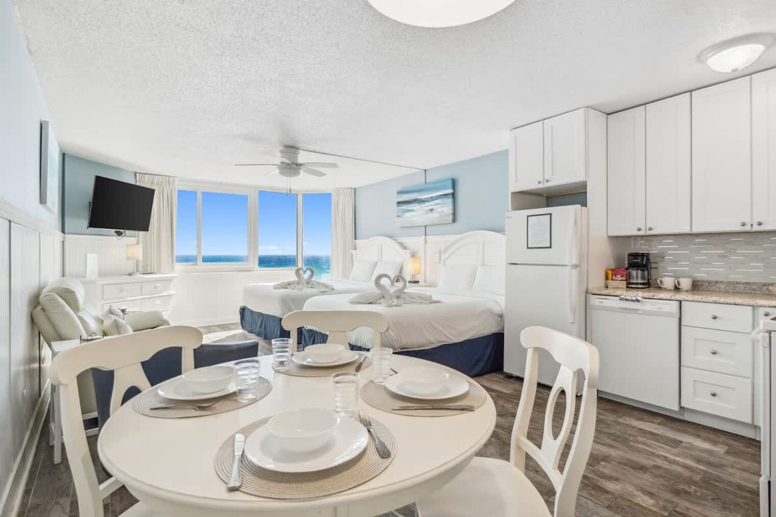 Building Photo - 8817 S Thomas Dr