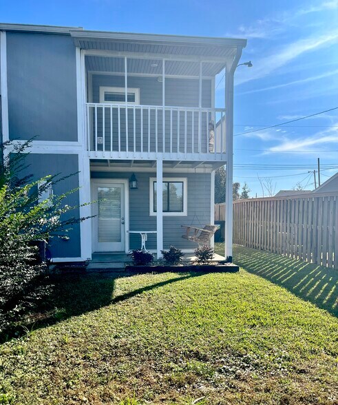 Building Photo - 3117 Debra Blvd