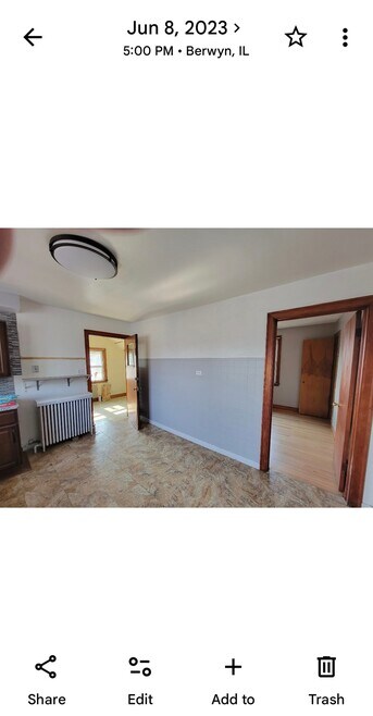 Building Photo - 2536 Ridgeland Ave