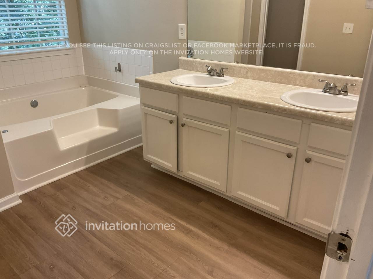 Building Photo - 6767 Mancha St