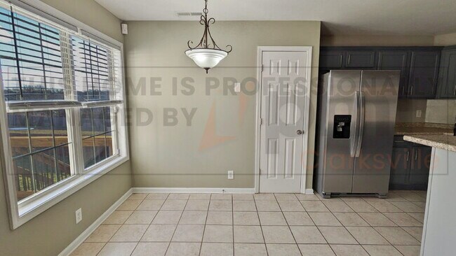 Building Photo - 2780 Cascade Dr