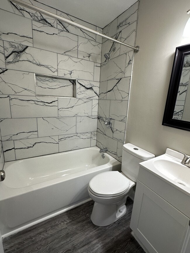 Building Photo - Newly Renovated Ranch in the Graham Height...