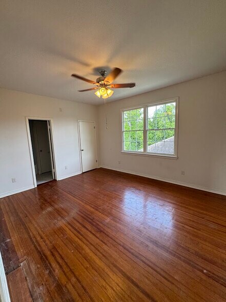 Building Photo - 3113 Louisiana Avenue Pky