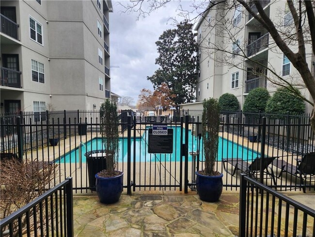 Building Photo - 1074 Peachtree Walk NE