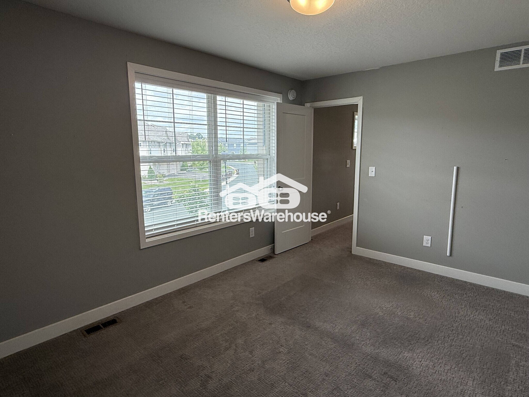 Building Photo - 5651 Cattail Ct NE