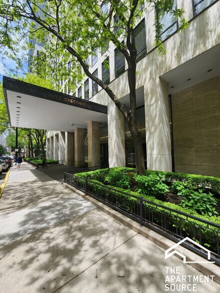 Building Photo - 260 E Chestnut St