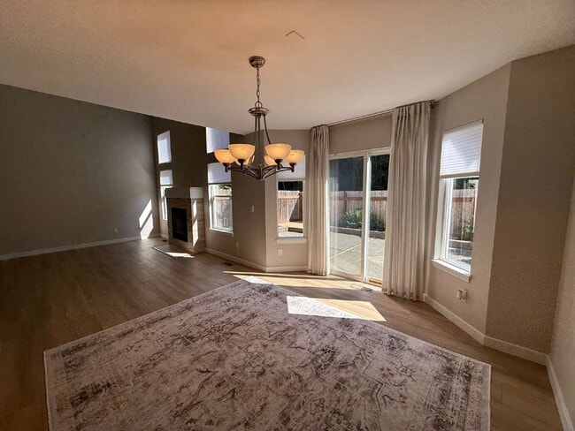 Building Photo - AMAZING Home in Quiet Community Available ...