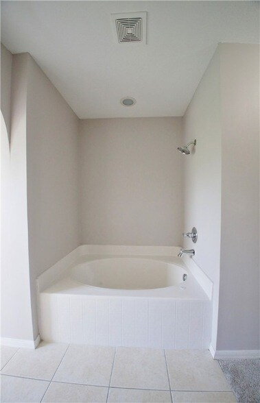 Building Photo - 203 Stony Point Dr
