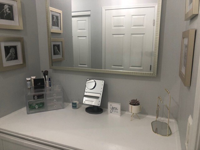 make-up area - 3845 Wiggins Bay St
