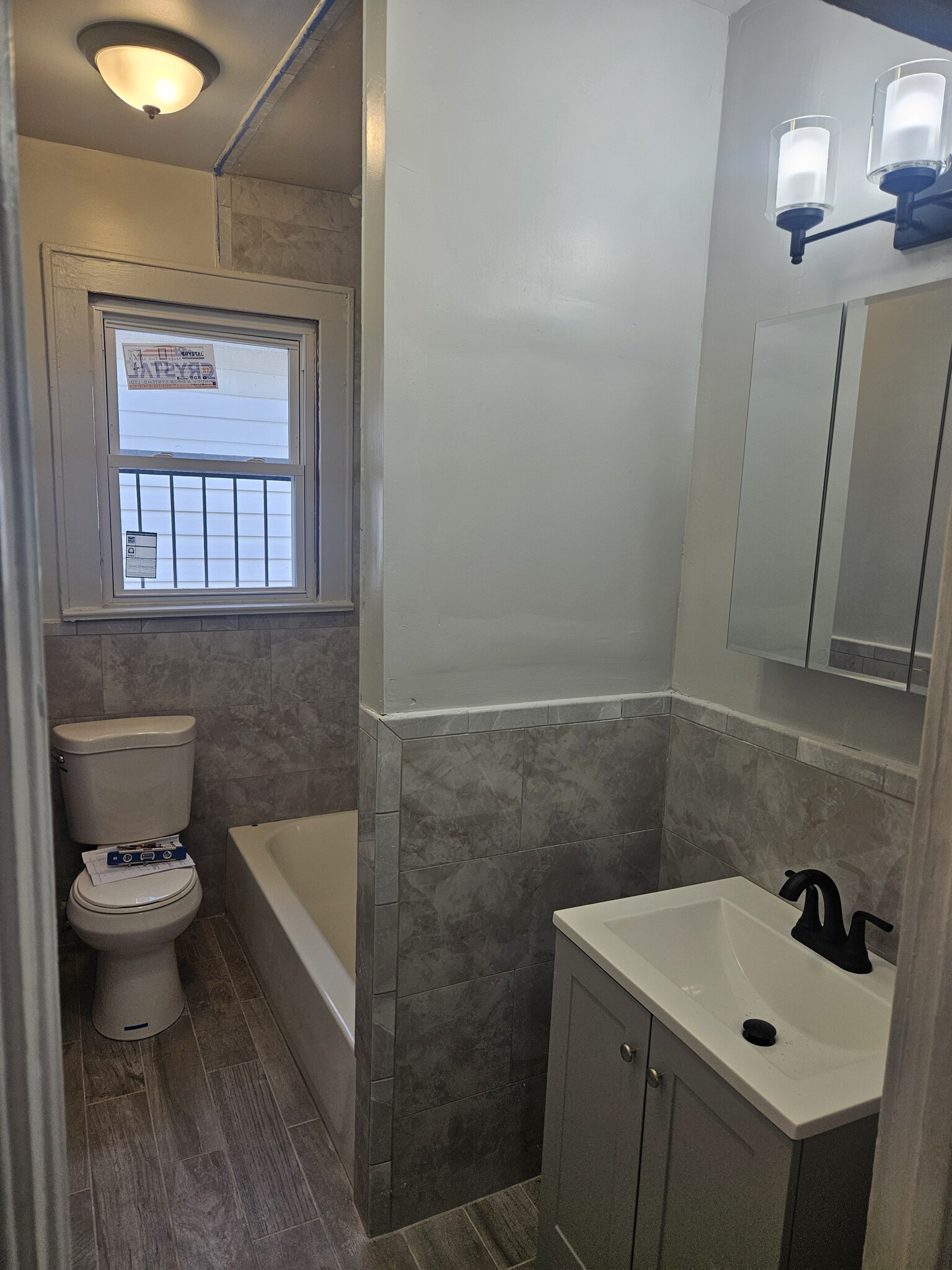 Bathroom - 63 Plymouth St