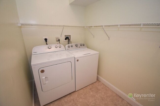 Building Photo - 1616 Saratoga Ct