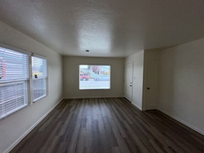 Building Photo - 20 Anne Street