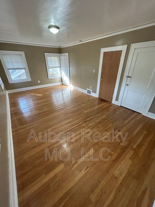 Building Photo - 5300 Harrison St
