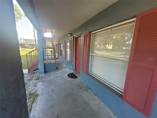 Building Photo - 1802 Barton Dr