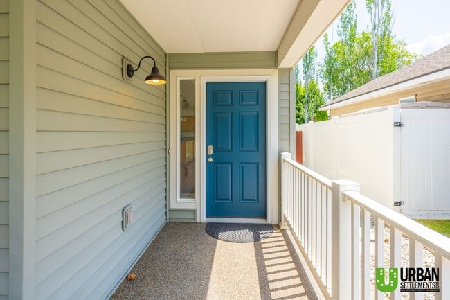 Building Photo - Beautiful 3-Bedroom Home in Desirable Rive...
