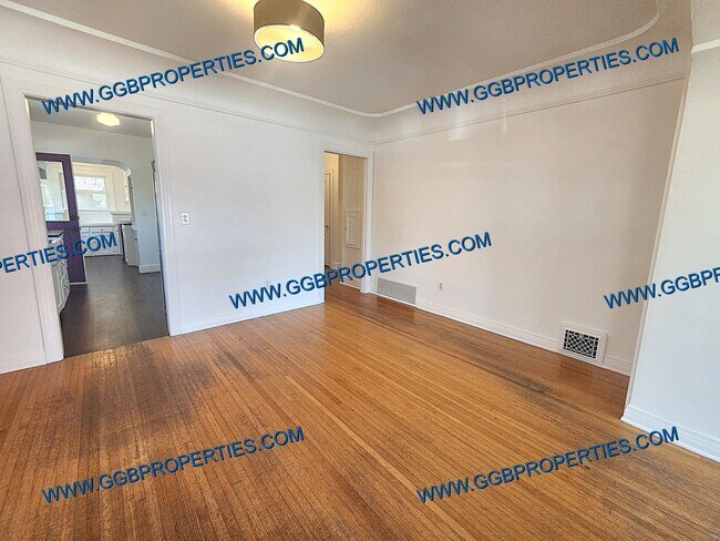 Building Photo - Come See this SAT! 06/27/26 - Live the Belmont Shore Lifestyle! Spanish 2 Bedroom / 1 Bath Home w...