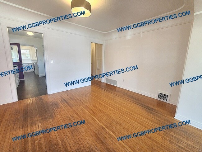 Building Photo - Live the Belmont Shore Lifestyle! Spanish 2 Bedroom / 1 Bath Home w/ Garage