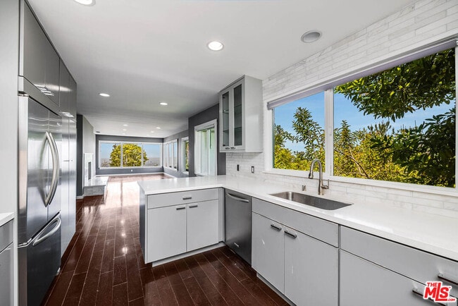 Building Photo - 1438 Davies Dr