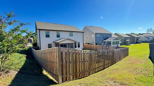 Building Photo - 1910 Pennypacker Ln