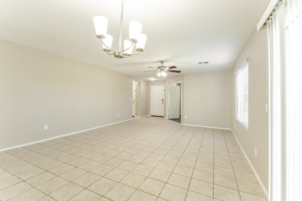 Building Photo - 10509 W Angels Ln