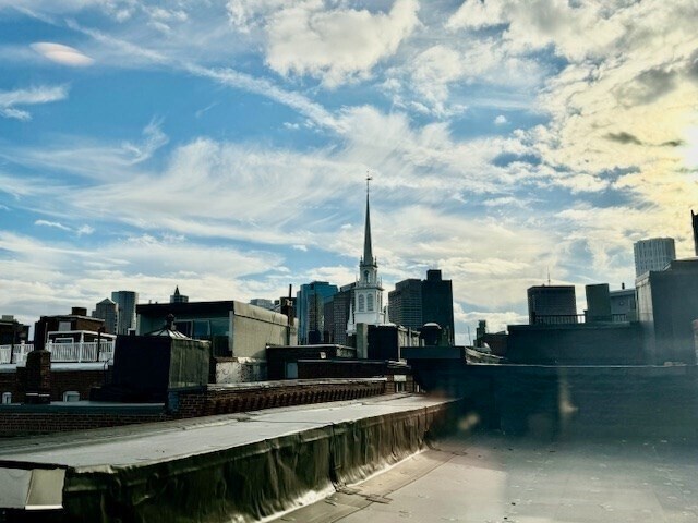 Building Photo - 480 Commercial St