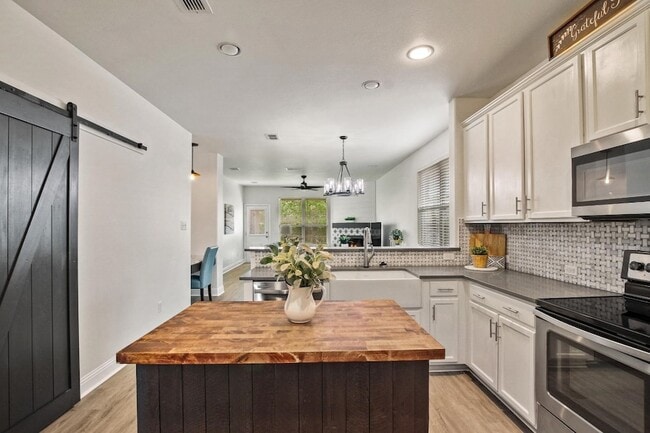 Building Photo - 1509 Waterfall Ln