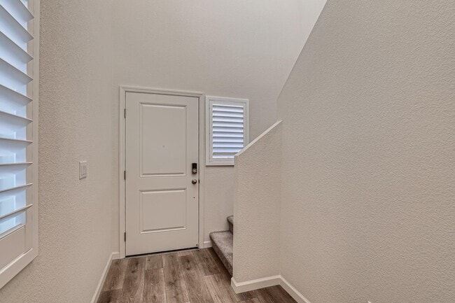 Building Photo - 3855 Roseparke Way