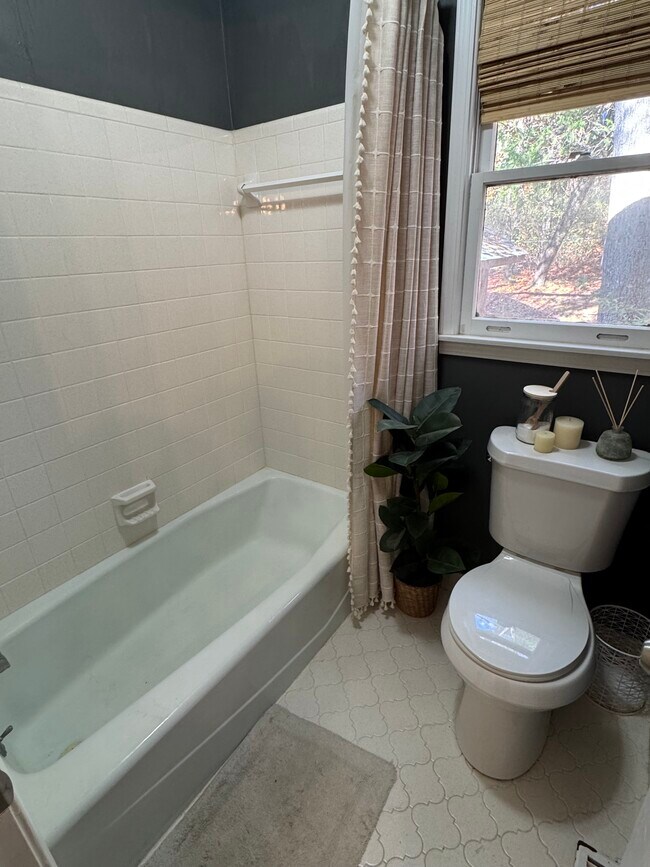 Building Photo - 409 Crosscreek Cir