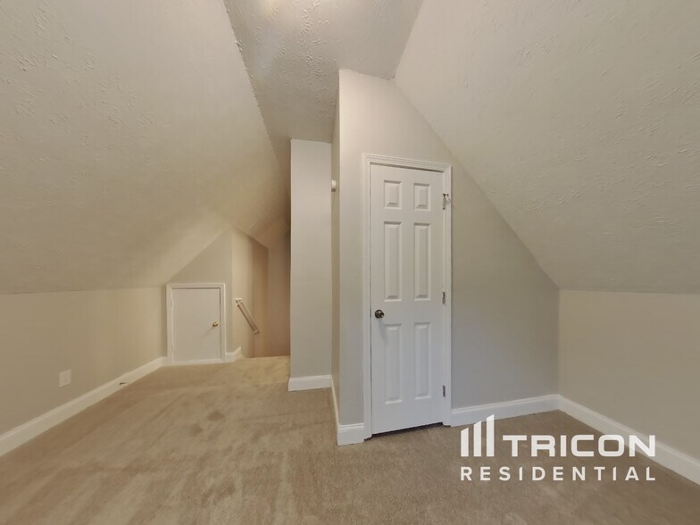 Building Photo - 628 Morgans Trace