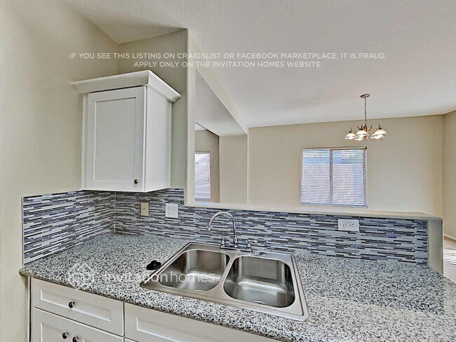 Building Photo - 30012 N Desert Willow Blvd