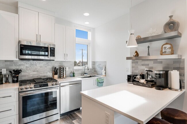 Building Photo - 4613 Dayton Ave N